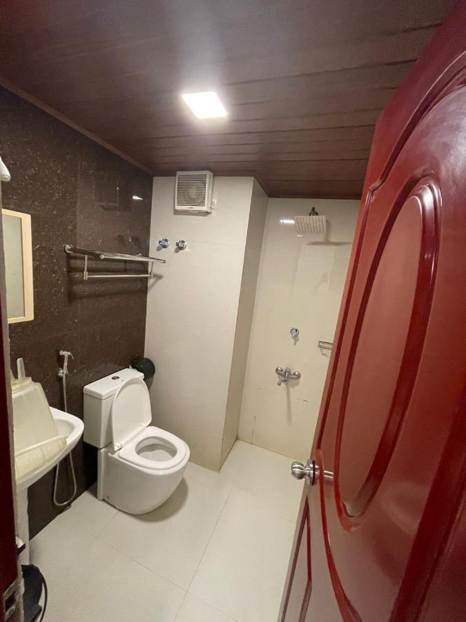 Temple Plaza Kochi 호텔 Chottanikara 외부 사진